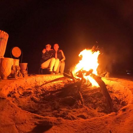 Отель Chigaga Luxury Camp Мхамид Экстерьер фото