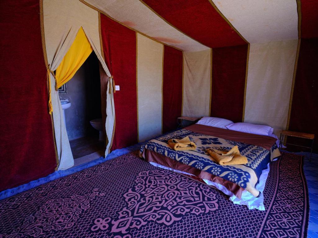 Отель Chigaga Luxury Camp Мхамид Экстерьер фото